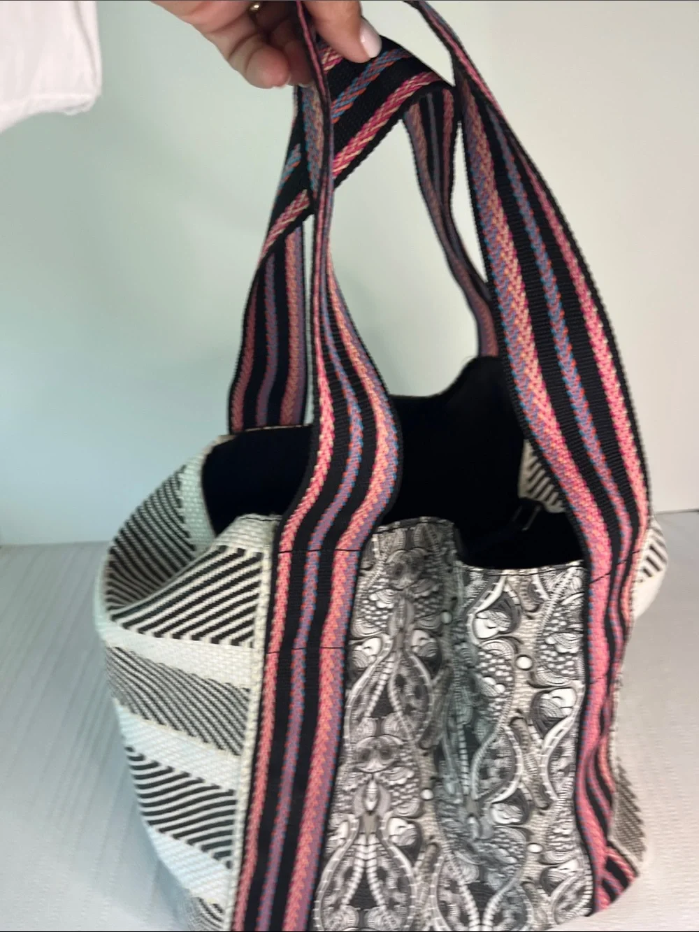 Sakroots Large Canvas Stripe tote w Black owl Catalina print, bottom/side panel